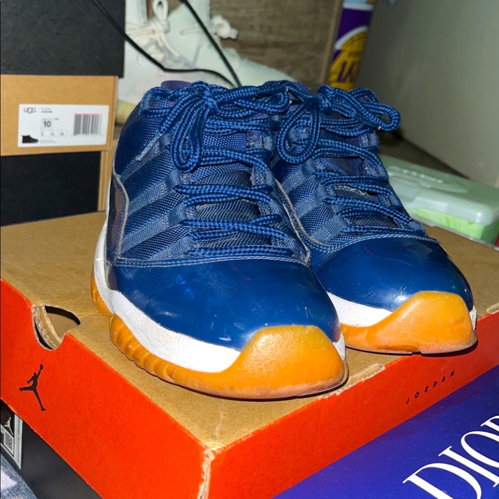 Air Jordan 11 Retro low “navy gum”